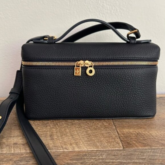 Loro Piana Handbags - Versatile Loro Piana Black Carry Bag